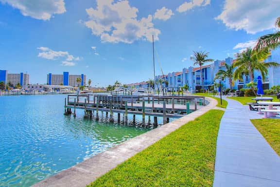 Waterfront wonder with Intracoastal views heated pool hot tub and fishing dock - Image 2