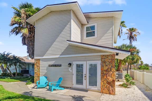Delightful condo with beach and pool access washer dryer - Image 3