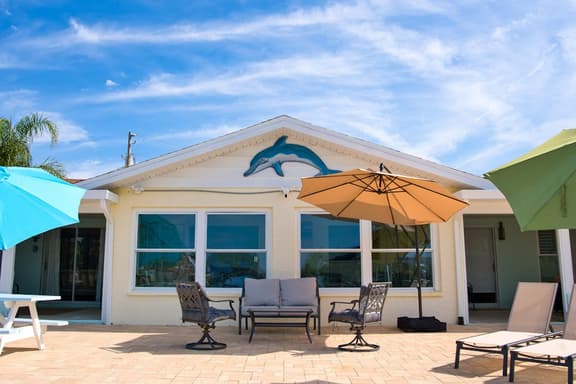 Gulf coast getaway with dock dolphins sunset views family friendly and WD - Image 1