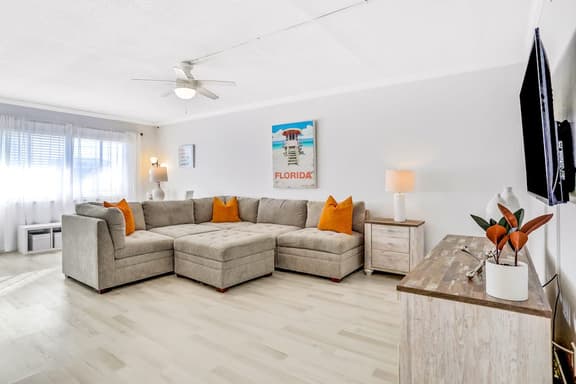 Relaxing condo with balcony WD central AC and kitchen snowbird friendly