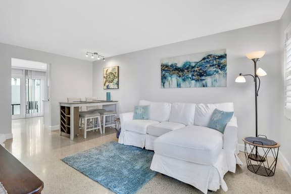 Renovated duplex near Honeymoon Caladesi Island with patio AC and WD - Image 1