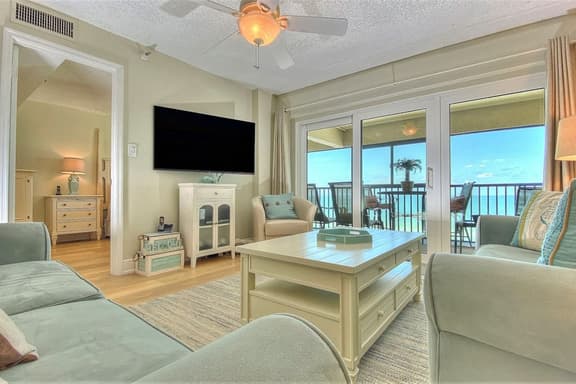 Peaceful Beachfront Escape w/Private Balcony, Heated pool & Spa - Image 1