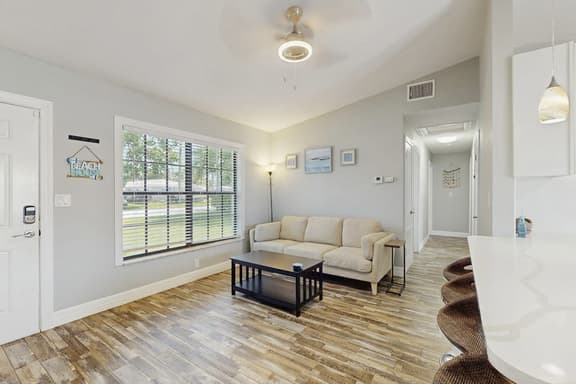 Dog friendly getaway with enclosed yard central AC and WD snowbirds OK