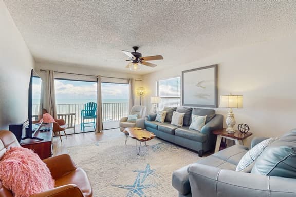 Spacious beachfront condo with lovely Gulf views balcony heated pool and AC - Image 1