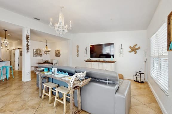 Steps to Gulf Beach | Family-Friendly Condo w/ Water Views & Pool - Image 1