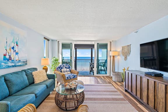 Gorgeous updated and spacious condo with stunning beachfront view pool WD and AC - Image 1