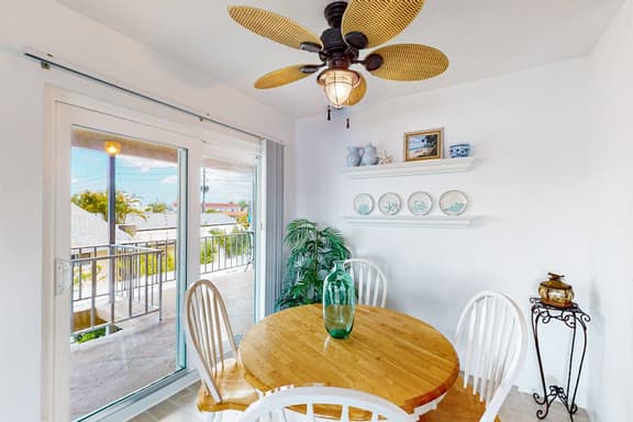 Bayfront 2nd floor condo in great location with water views dock WD balcony - Image 1