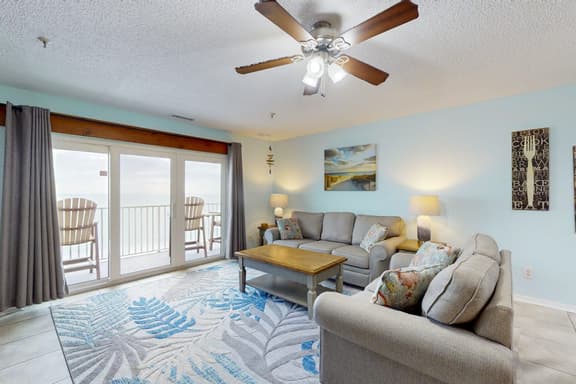 Top floor beachfront condo with Gulf views balcony pool hot tub and bocce - Image 1