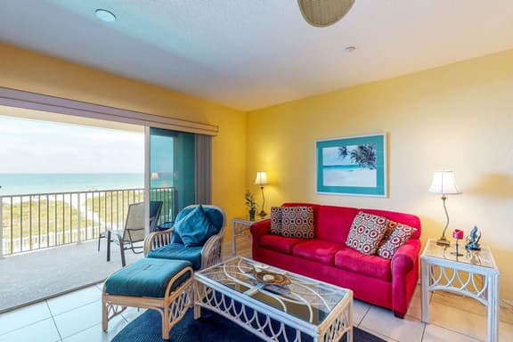 Beachfront condo with washer dryer pool and hot tub dog friendly - Image 1