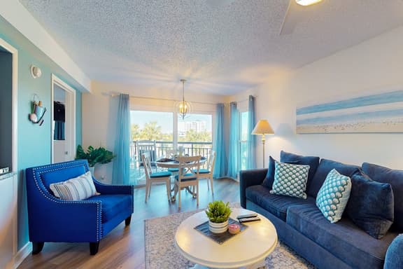 Inviting gem on St Pete Beach with AC and washer dryer snowbird friendly - Image 1