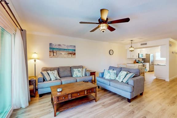 Flip Flops and Fun Furnished Balcony Bay View Pool Across from Beach - Image 1