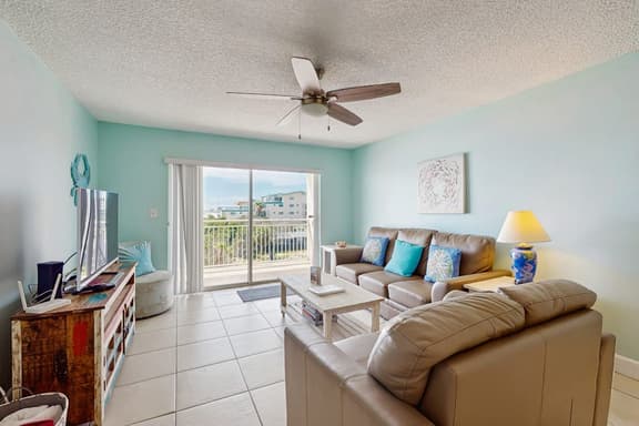 Gulf front getaway with sunset view balcony beachfront pool and easy beach access - Image 1