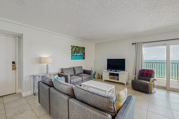Plush condo with amazing sunsets on Gulf view balcony snowbirds OK - Image 1