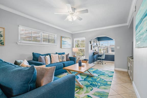 Spacious Snowbird Friendly - Image 1