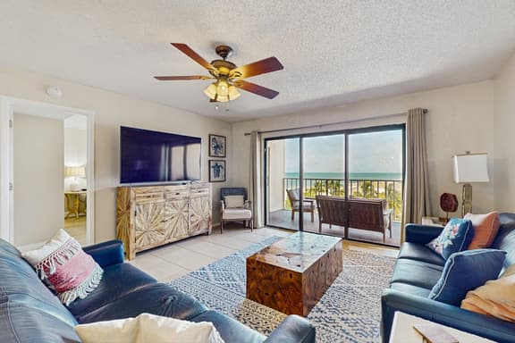 Snowbird friendly beachfront condo with pool tennis and AC dog friendly - Image 1