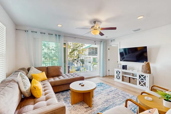 Coastal Getaway 3BR 3BA Condo with Pool Just 2 Blocks from the Beach