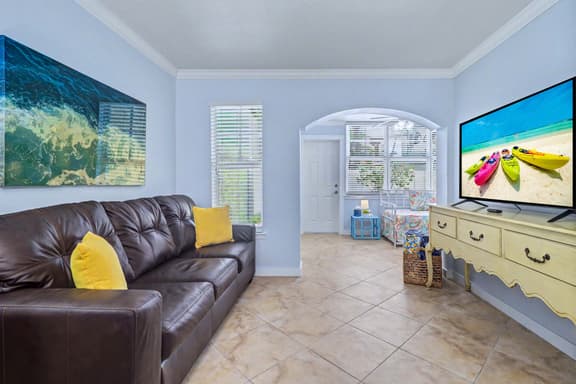 1st floor condo with private dock easy beach access heated pool and patio - Image 1